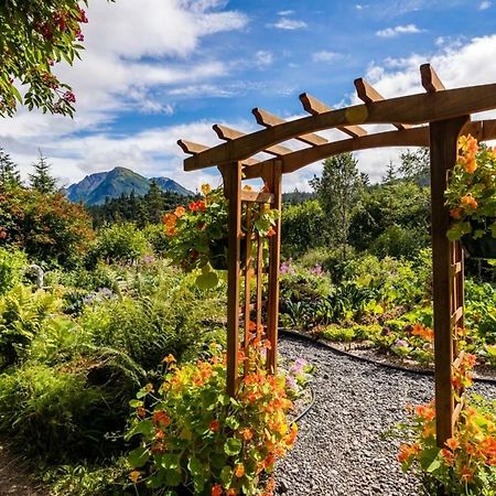 Stillpoint Lodge - All-Inclusive Halibut Cove Екстериор снимка