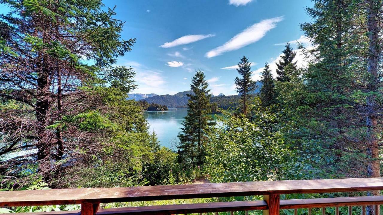 Stillpoint Lodge - All-Inclusive Halibut Cove Екстериор снимка