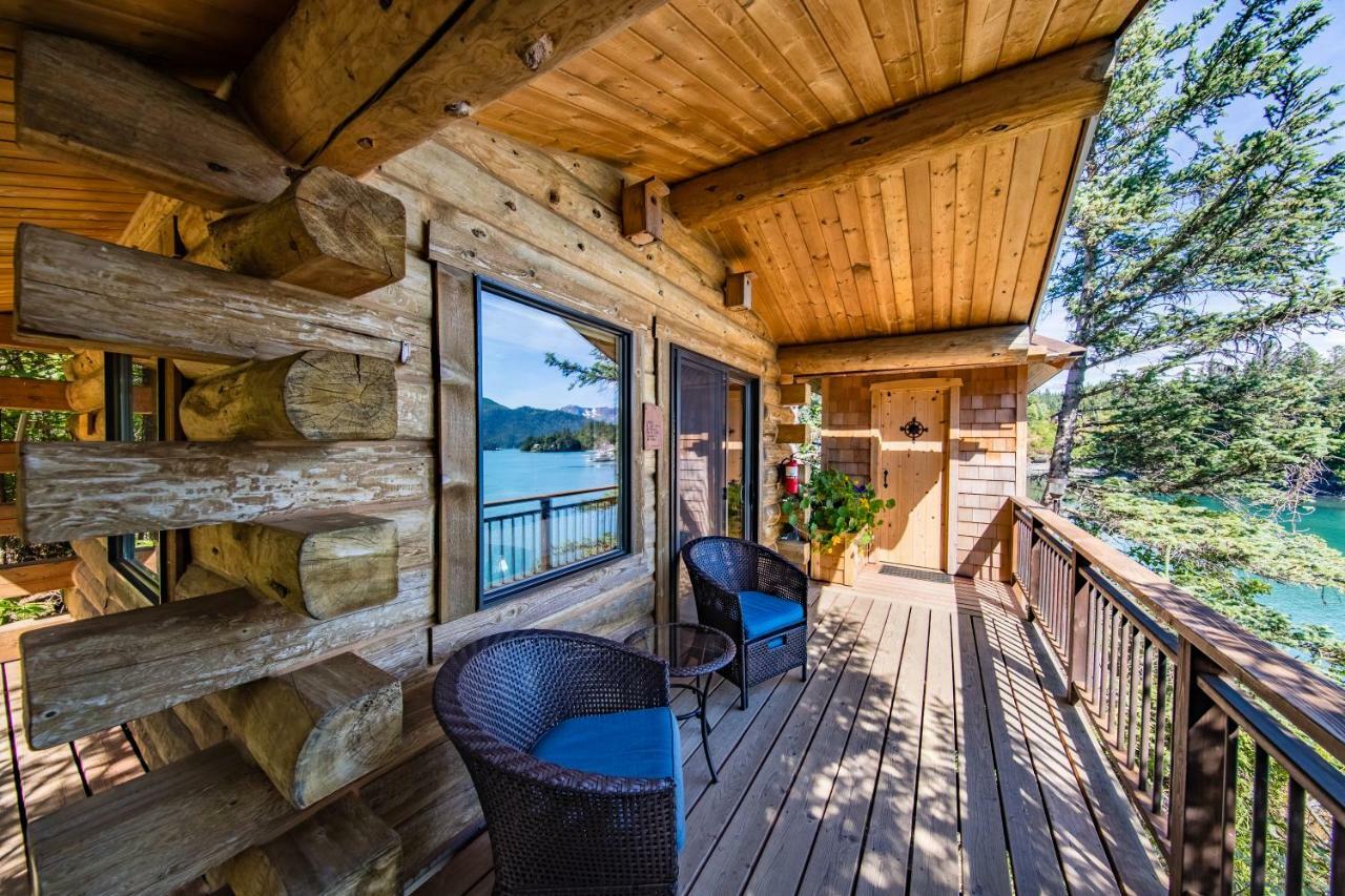 Stillpoint Lodge - All-Inclusive Halibut Cove Екстериор снимка