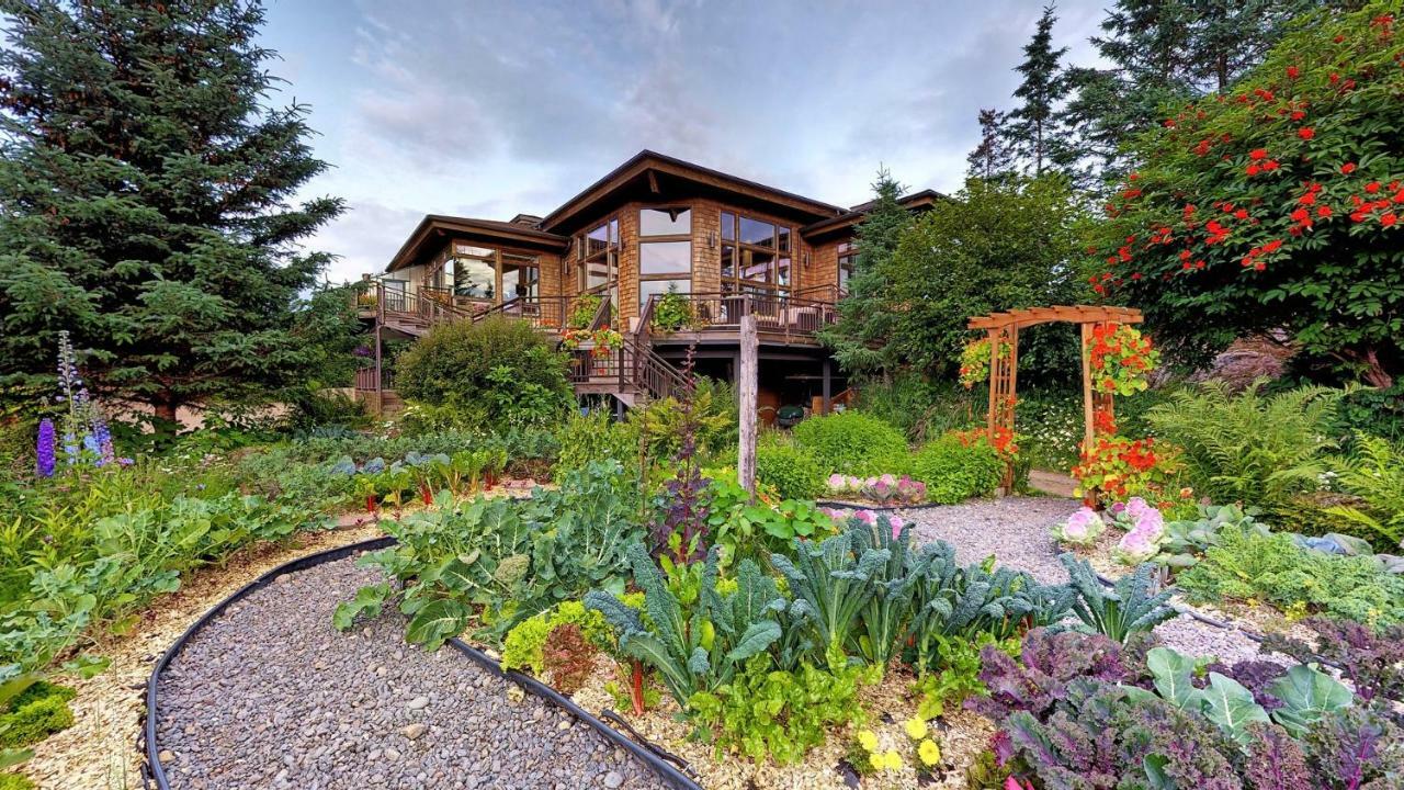 Stillpoint Lodge - All-Inclusive Halibut Cove Екстериор снимка