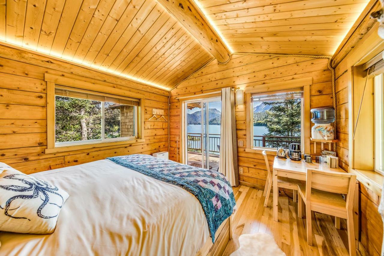 Stillpoint Lodge - All-Inclusive Halibut Cove Екстериор снимка