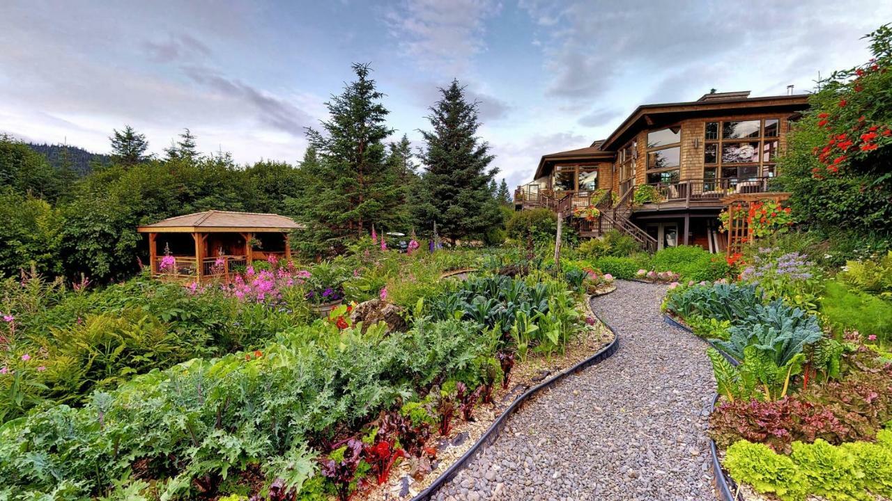 Stillpoint Lodge - All-Inclusive Halibut Cove Екстериор снимка